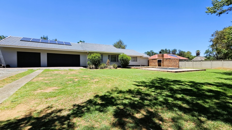 3 Bedroom Property for Sale in Vaalpark Free State